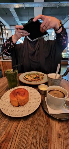 عکس کافی شاپ روبرتو