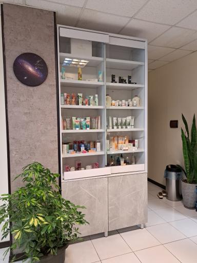 عکس کلینیک تخصصی پوست، مو و لیزر ماهورا