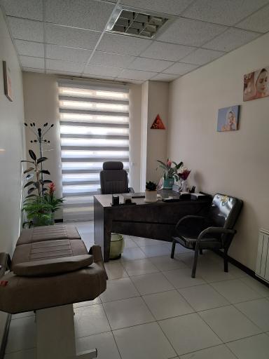 عکس کلینیک تخصصی پوست، مو و لیزر ماهورا