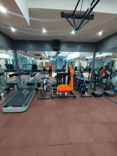 عکس باشگاه بدنسازی سپیدار