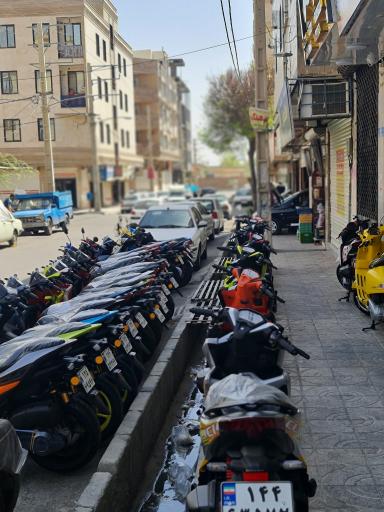 عکس فروشگاه موتورسیکلت 2002