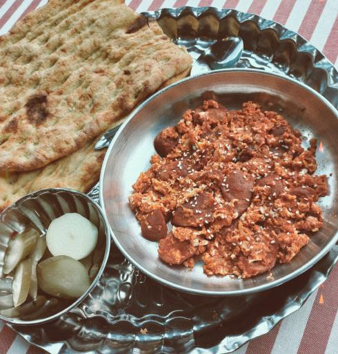 عکس کافه صبحانه چای اول