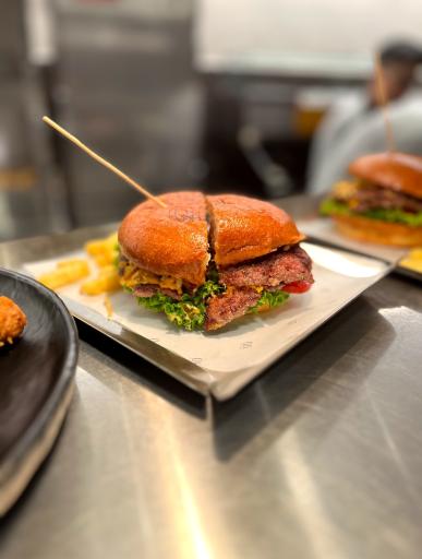 عکس مرغ سوخاری قشم 