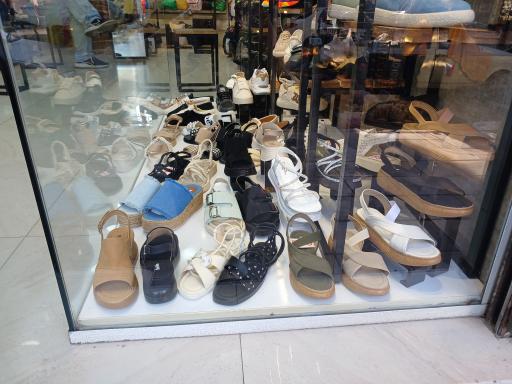 عکس کیف و کفش موژان