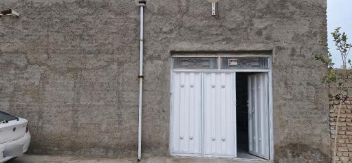 عکس کارگاه رنگ آمیزی صنایع چوب مهدی