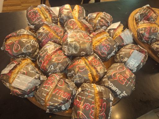 عکس مرغ کنتاکی برموندا