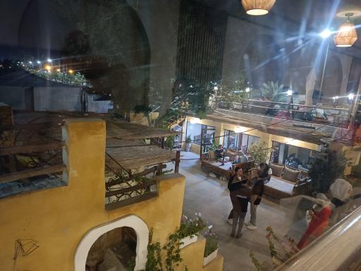 عکس رستوران باغ شیس