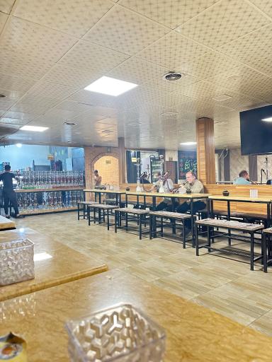 عکس سفره خانه آبشار 