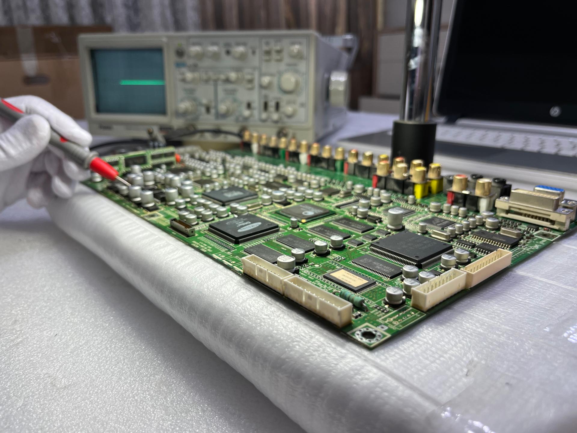 عکس دفتر فنی و مهندسی خدمات LCD / LED TV