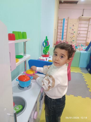 عکس خانه بازی کودک دردونه