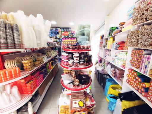 عکس تم تولد و ظروف یکبار مصرف هپی تایم