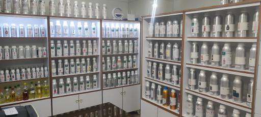 عکس فروشگاه عطریات رز