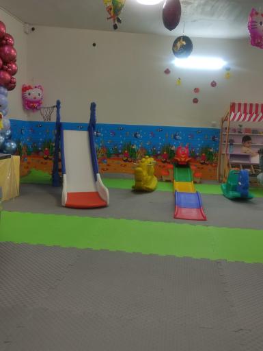 عکس خانه بازی کلبه شادی