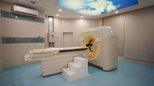 عکس مرکز پیشرفته پزشکی آوان