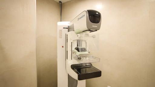 عکس مرکز پیشرفته پزشکی آوان