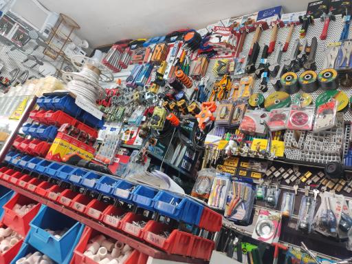 عکس رنگ و ابزار تاج