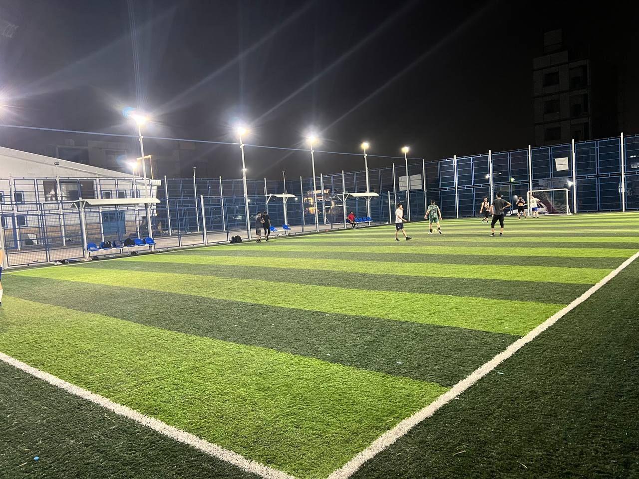 عکس چمن مصنوعی فوتبال غریب زاده