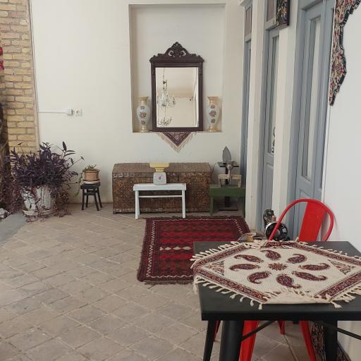 عکس هتل بومگردی و کافه چهارستون
