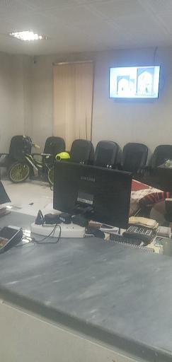 عکس پمپ بنزین آریانمهر