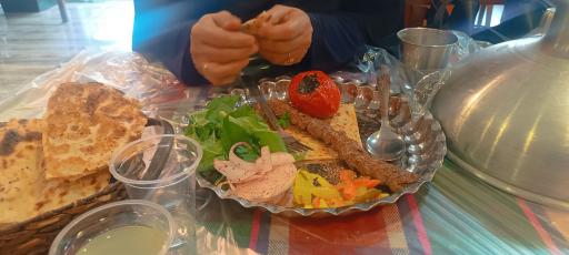 دیزی سرا و کباب امیری هوشنگ گرگ