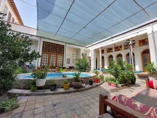 عکس اقامتگاه سنتی خان نشین