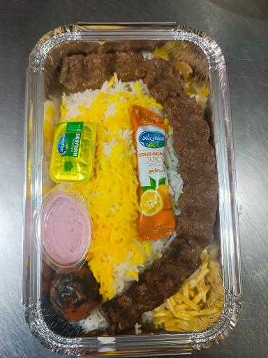 عکس تهیه غذا گلها