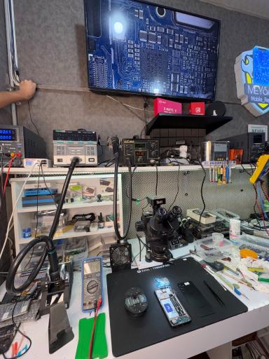 عکس تعمیرات تخصصی موبایل میثم