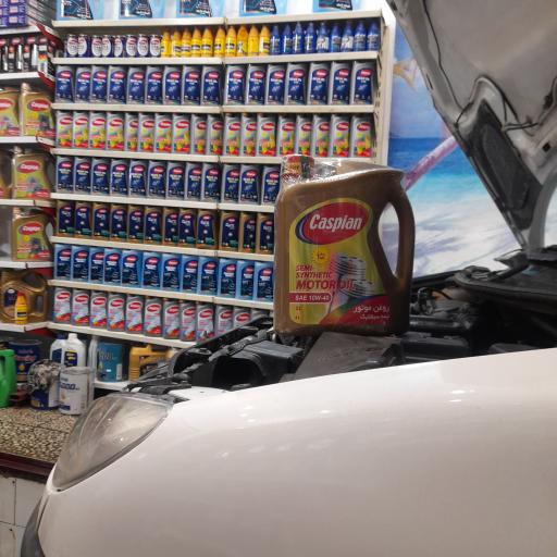 عکس تعویض روغن حسن مقتدایی