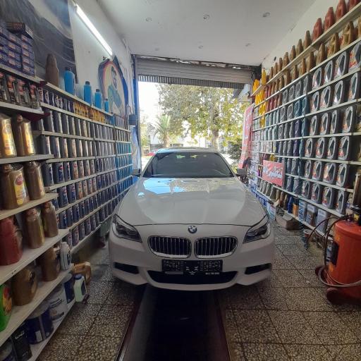 عکس تعویض روغن حسن مقتدایی