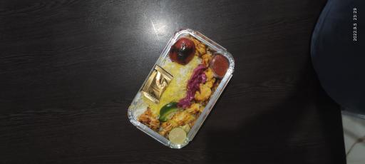 عکس تهیه غذا گلها