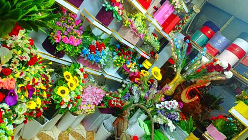 عکس گل فروشی و فیلمبرداری کاخ طلایی