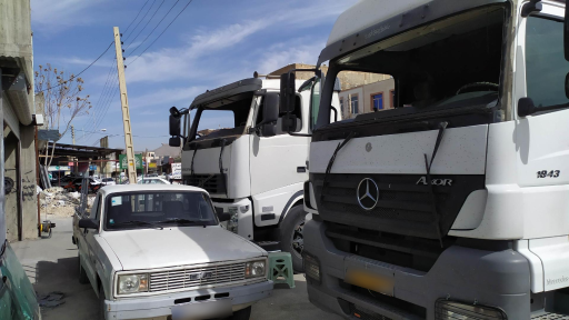 عکس شیشه اتومبیل نعمتی