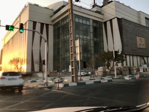 عکس مرکز خرید بام لند