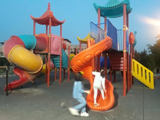 عکس زمین بازی کودکان