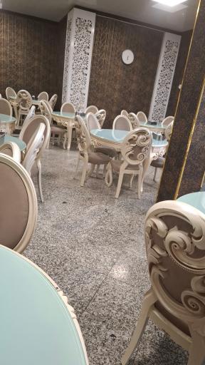 رستوران گلپایگانی (نان داغ کباب داغ)