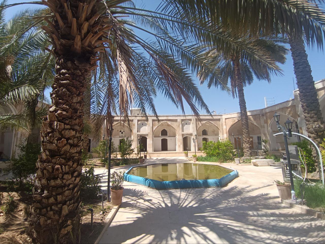 عکس مسجد و مدرسه خان جهرم