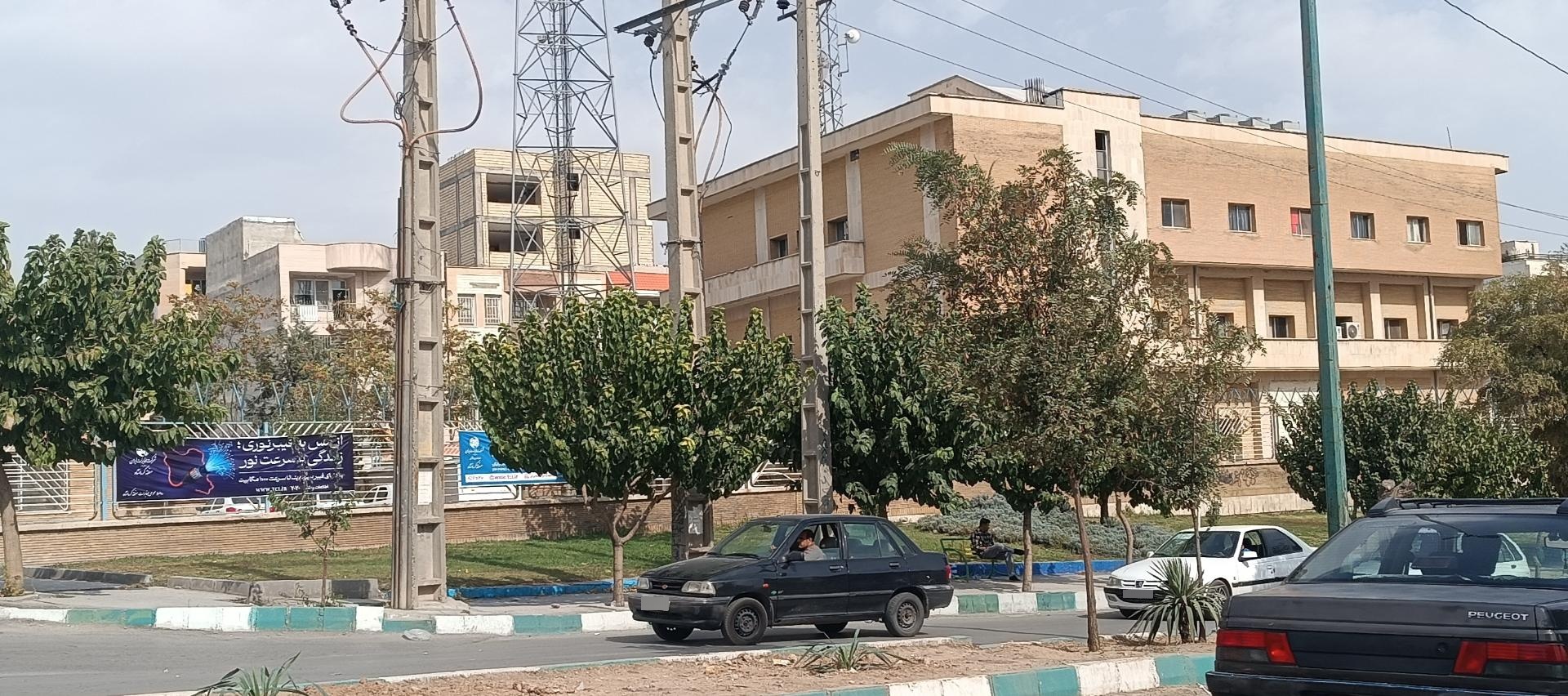 عکس مرکز مخابرات ولیعصر