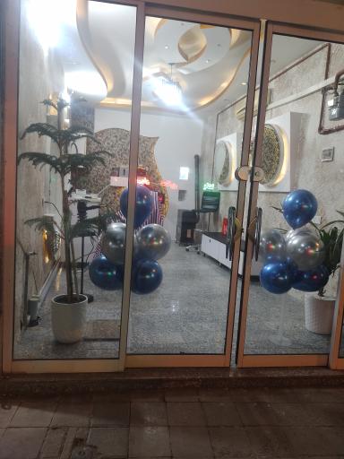 عکس پیرایش آرمین 