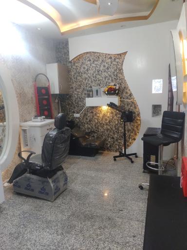 عکس پیرایش آرمین 