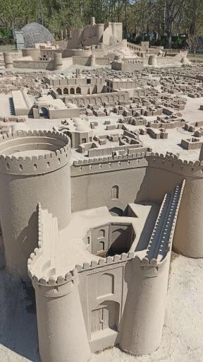 عکس ماکت ارگ بم