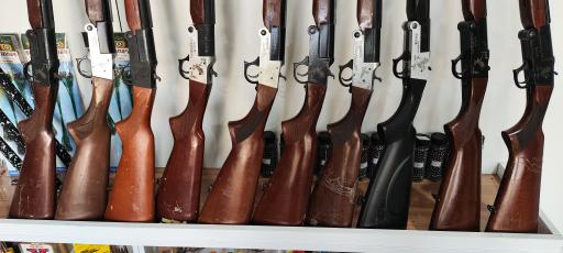 عکس فروشگاه مجاز اسلحه و مهمات آرمین