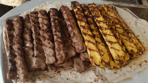 عکس رستوران و سالن پذیرایی میزبان 