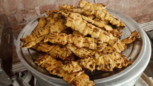 عکس رستوران و سالن پذیرایی میزبان 