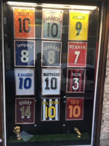 عکس فروشگاه چمپیون