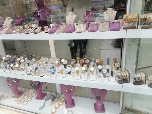 عکس نقره و بدلیجات قصرنگین