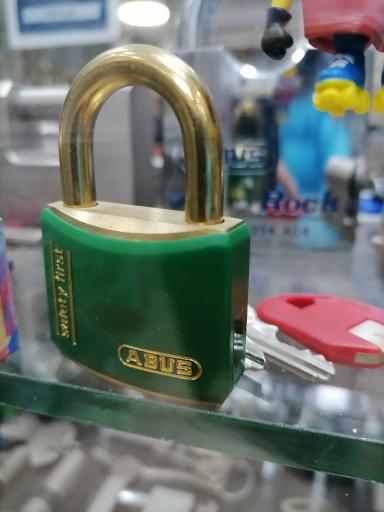 عکس کلید سازی و چاقو تیزکنی الماس (کلاردشت)