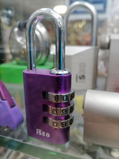 عکس کلید سازی و چاقو تیزکنی الماس (کلاردشت)