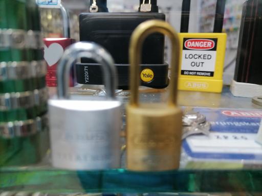 عکس کلید سازی و چاقو تیزکنی الماس (کلاردشت)