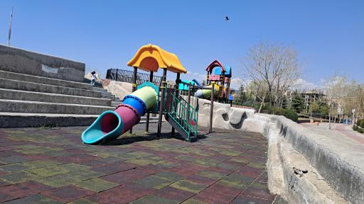 عکس زمین بازی کودکان