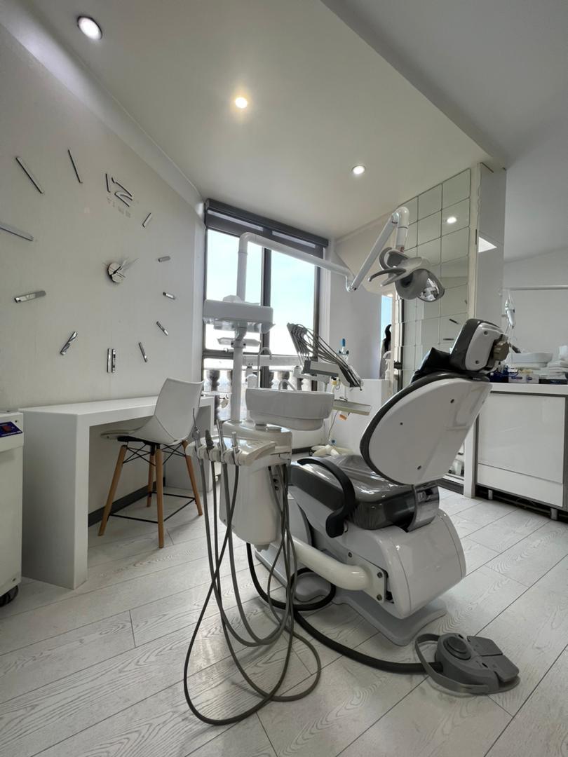 عکس دندان پزشکی دکتر شهرزاد قشقایی